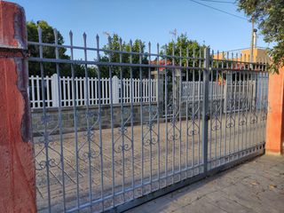 ΣΙΔΕΡΕΝΙΑ ΣΥΡΟΜΕΝΗ ΠΟΡΤΑ ΜΑΣΙΦ ΚΑΙ ΠΟΡΤΑ ΕΙΣΟΔΟΥ
