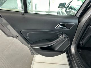 Mercedes-Benz GLA 180 2019 1.5dci Auto Business Ελληνικό-thumb-22