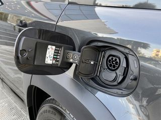 Land Rover Defender 2021 P400e X Dynamic Plug-in  Panorama/Meridian/Air Susp.-thumb-20