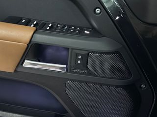Land Rover Defender 2021 P400e X Dynamic Plug-in  Panorama/Meridian/Air Susp.-thumb-35