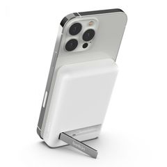 BELKIN BPD004btWT 5K MAGNETIC WIRELESS POWER BANK + KICK STAND, WHITE