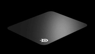 STEEL SERIES 63821 QcK Hard Pad QcK HardLow Friction Gaming Mousepad για γρήγορο gameplay Βασικά ΧαρακτηριστικάΣκληρή επιφάνεια από polyethylene για μέγιστη ταχύτηταΒελτιστοποιημένο για χαμηλό & υψηλό