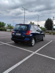 Toyota Corolla Verso 2002-thumb-2