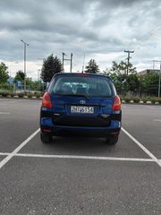 Toyota Corolla Verso 2002-thumb-3