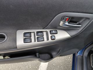 Toyota Corolla Verso 2002-thumb-17