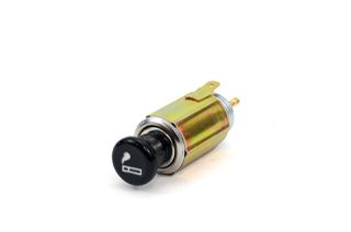 AMIO 01261/AM Kit αναπτήρα 12V με καλώδιο, περιλαμβάνει αρσενική και θηλυκή υποδοχή για ασφαλή τροφοδοσία ηλεκτρικών συσκευών σε αυτοκίνητα και τροχόσπιτα, ανθεκτική κατασκευή για αξιόπιστη χρήση σε ό