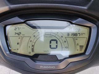 Piaggio Beverly 300i 2022 Sport-thumb-3