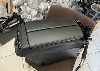Peugeot 3008/5008/DS7 ‘16-24 Τεμπέλης-Μεσαία Κονσόλα 98100435ZD