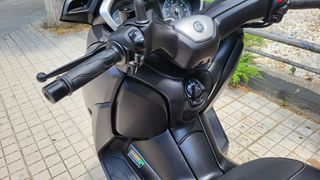 Yamaha XMAX 300 2021-thumb-24