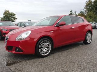 Alfa Romeo Giulietta 2011 Turbo_1400 cc _  DISTINCTIVE  120HP