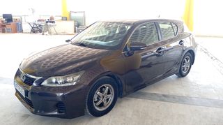 Lexus CT 200h 2012-thumb-1