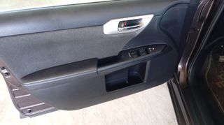 Lexus CT 200h 2012-thumb-6