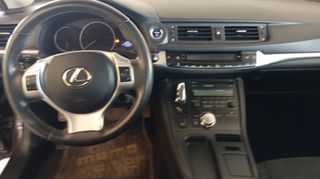 Lexus CT 200h 2012-thumb-8
