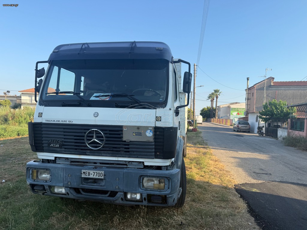 Ανατροπή Mercedes-Benz 1990 1833