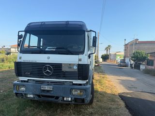 Ανατροπή Mercedes-Benz 1990 1833
