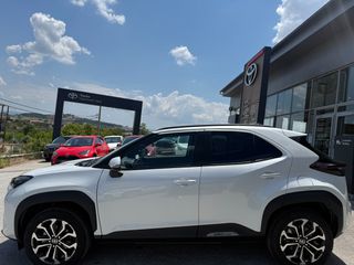 Toyota Yaris Cross 2026 1.5L  130HP  STYLE  ΕΤΟΙΜΟΠΑΡΑΔΟΤΟ+ΔΩΡΟ ΑΣΦΑΛΕΙΑ+SERVICE-thumb-1