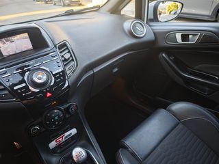 Ford Fiesta 2016 ST200-thumb-30