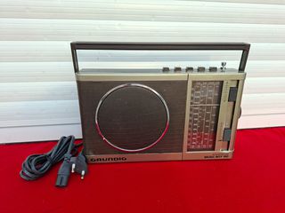 GRUNDIG Music Boy 160 radio with power lead - FM SW MW LW 4 band radio.