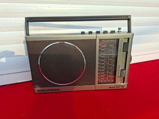 GRUNDIG Music Boy 160 radio with power lead - FM SW MW LW 4 band radio.