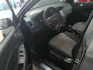 Hyundai i 20 2017 1.2 PASSION NAVIGATION-thumb-33