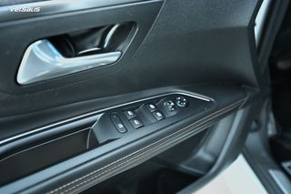 Peugeot 5008 2017 g-thumb-17