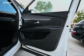Peugeot 5008 2017 g-thumb-32