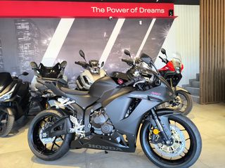 Honda CBR 600RR 2026-thumb-1