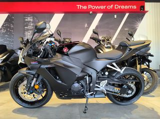 Honda CBR 600RR 2026-thumb-2