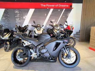 Honda CBR 600RR 2026-thumb-3