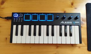 Midi keyboard Alesis V mini