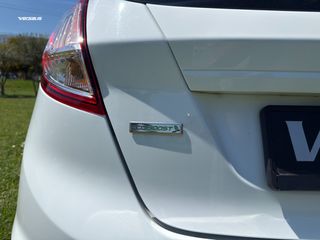 Ford Fiesta 2017 ST LINE-thumb-12