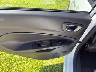 Ford Fiesta 2017 ST LINE-thumb-20