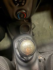Toyota Yaris 2012-thumb-5