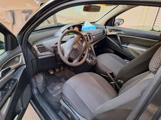 Lancia Ypsilon 2006 1400 16V-thumb-6