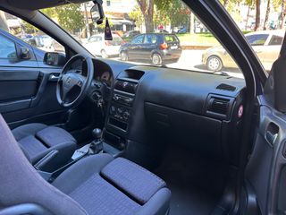 Opel Astra 2000 SPORT-thumb-8