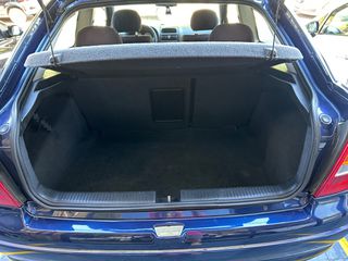 Opel Astra 2000 SPORT-thumb-11