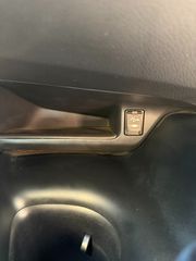 Toyota C-HR 2018-thumb-13