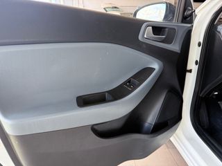 Hyundai i 20 2017-thumb-11