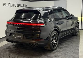 Porsche Cayenne 2024 S E-HYBRID PANORAMA BLACK EDITION FULL EXTRA-thumb-3