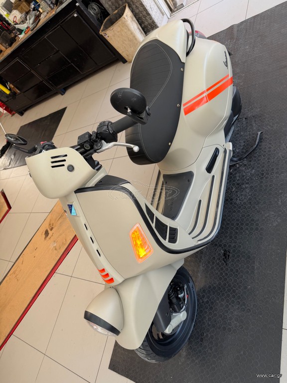 Vespa GTV 300 2023