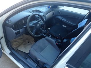 Nissan Almera 2003 N16-thumb-3