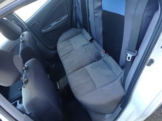 Nissan Almera 2003 N16-thumb-4