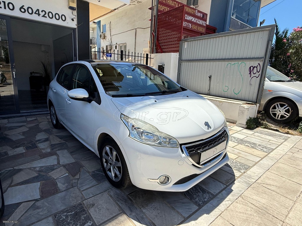Peugeot 208 2015