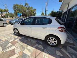 Peugeot 208 2015-thumb-4