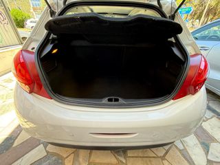 Peugeot 208 2015-thumb-7
