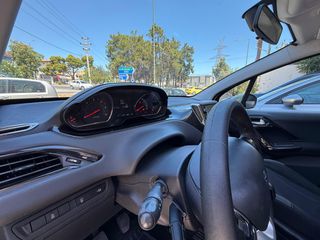 Peugeot 208 2015-thumb-9