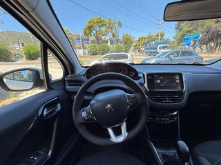 Peugeot 208 2015-thumb-10