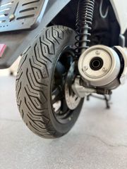 Yamaha XMAX 250 2011-thumb-12