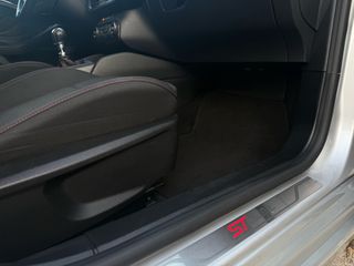 Ford Focus 2021 ST LINE-thumb-23