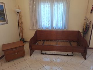 Πωλείται καναπές καθιστικού με κρεβάτι σε κατάσταση καινούργιου.